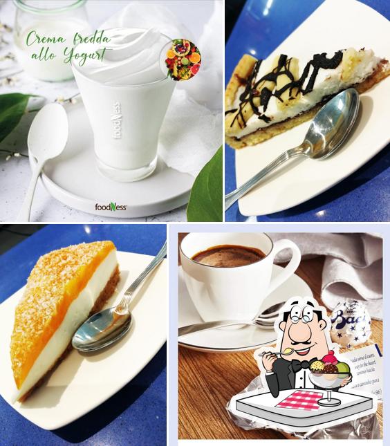 Forever Bar serve un'ampia varietà di dessert