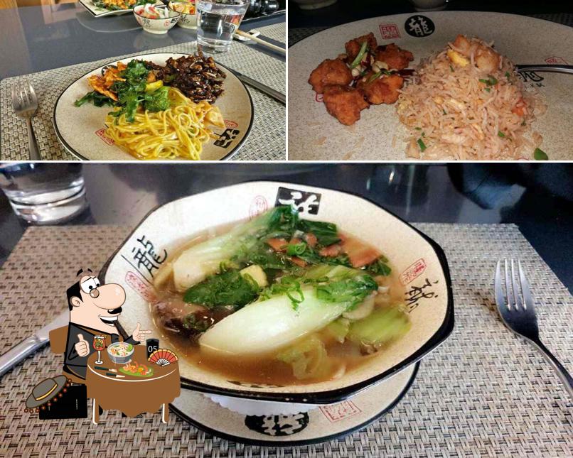 Food at Sidewok