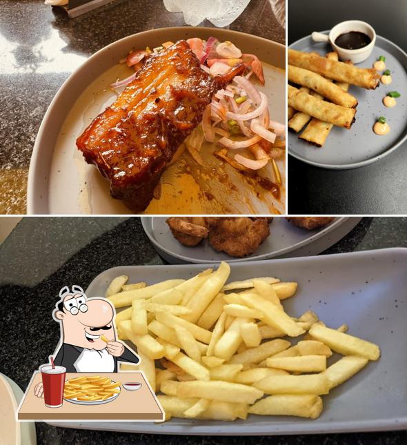 French fries at Ana Bar & Restaurant by vasquito