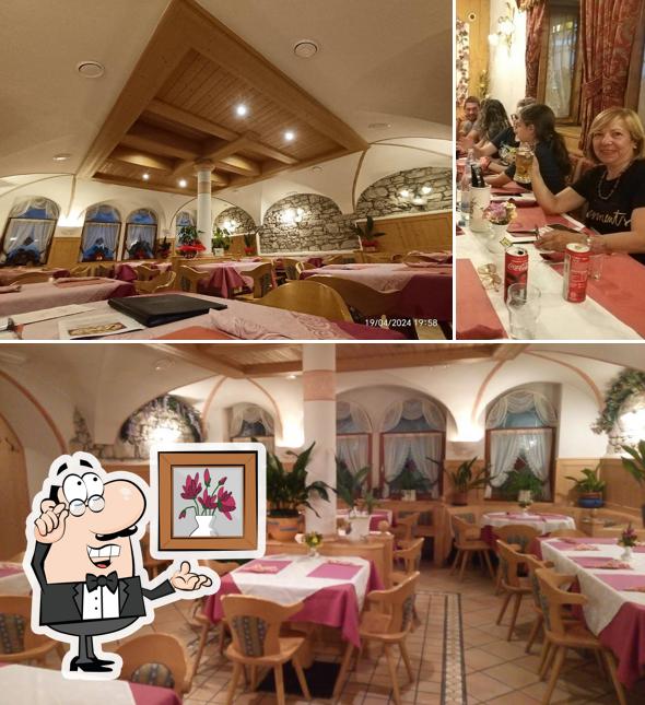 Dai un'occhiata agli interni di Bar Pizzeria Crosara