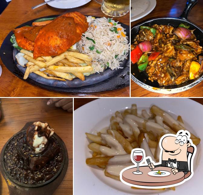 Food at Pop Tate's R-City Mall