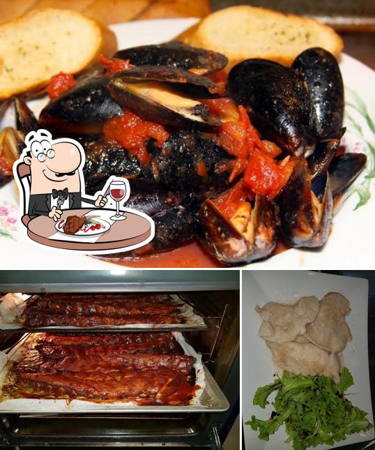 Ordina i piatti di carne a Bee Red Bar