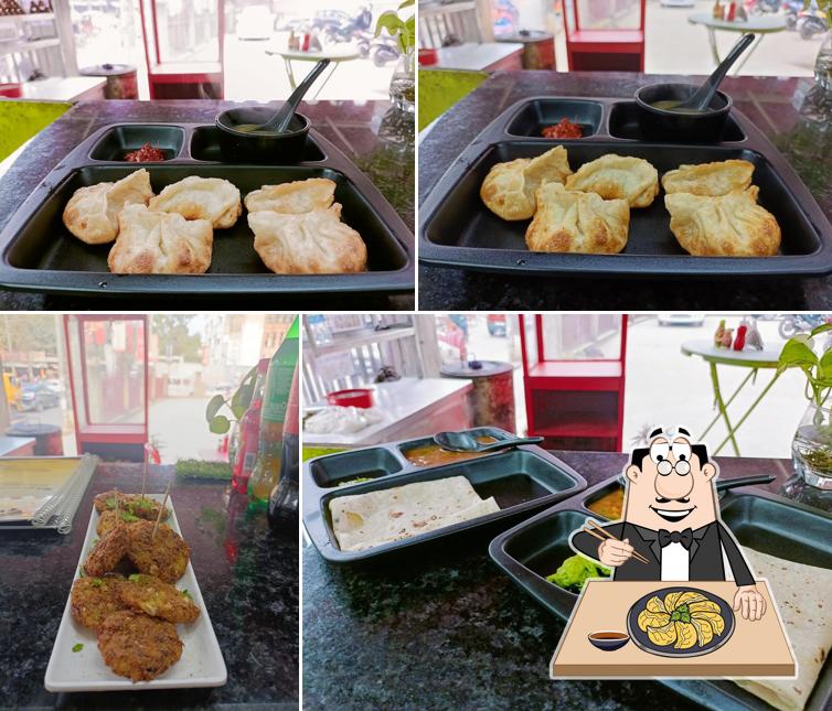 Gyoza at FOOD BOX