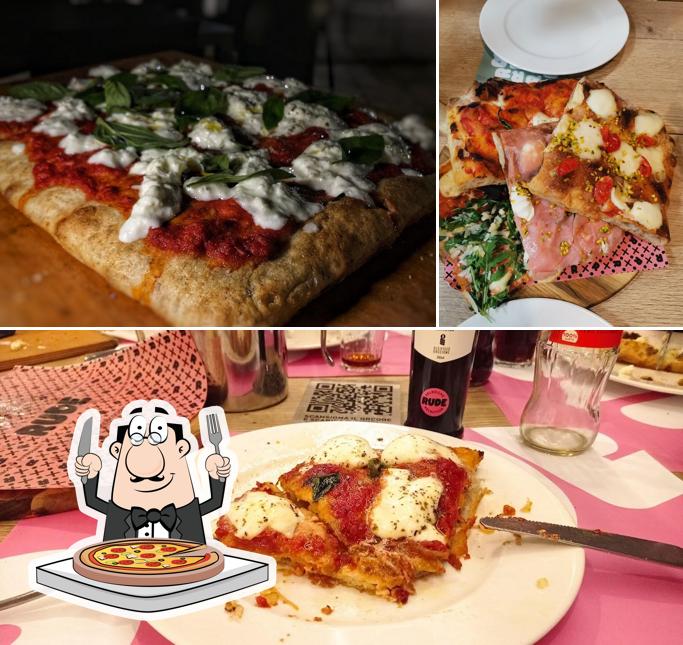 Scegli una pizza a Rude Cucina e Caciara