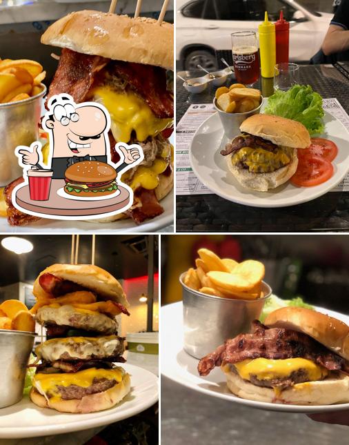 Prova un hamburger a Crispi's Ristorante Hamburgeria Pizzeria