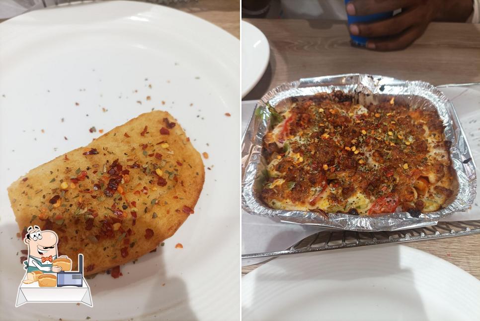 Garlic bread at Pizza Hut Baxi Bazar, Cuttack