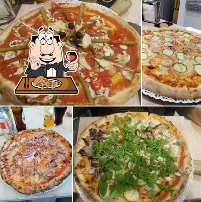 Scegli una pizza a Pizzeria Braschi