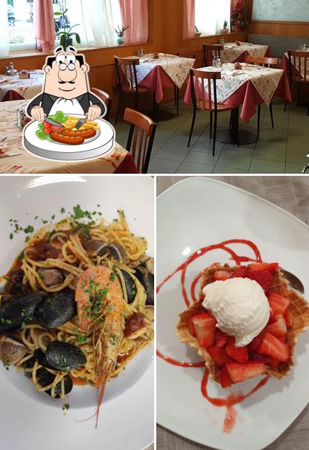 Tra le diverse cose da Pizzeria Spizzico si possono trovare la cibo e interni