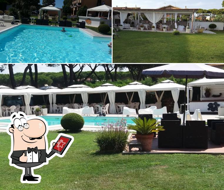 Goditi la vista dagli esterni di Hotel Velcamare