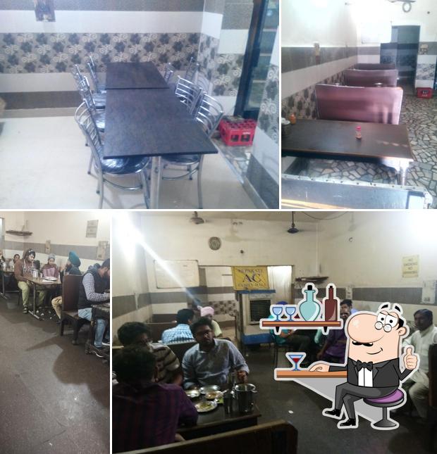 The interior of Pahwa Vaishno Dhaba