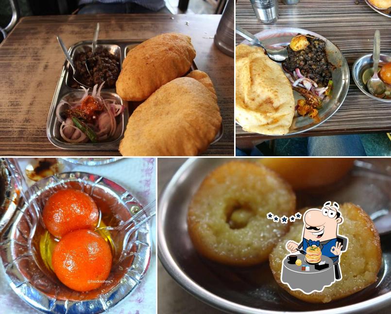 Food at Rajindra Refreshment corner