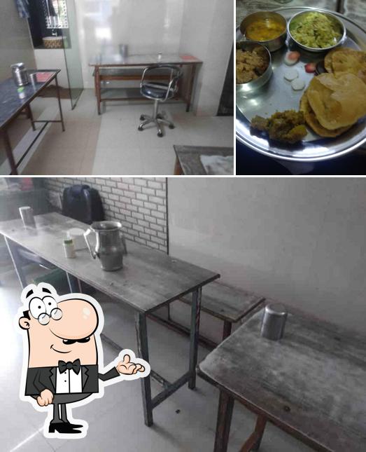The restaurant's interior and dessert