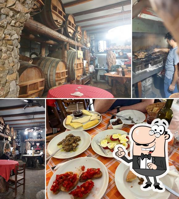 Siediti a un tavolo di Trattoria Pane e Vino