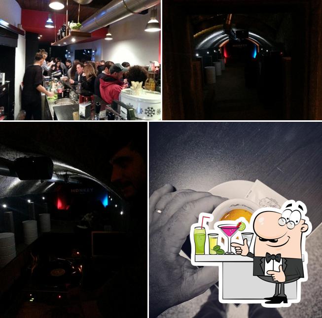 Ecco una foto di Monkey Bar