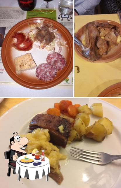 Piatto di formaggi al Agriturismo Mondragon