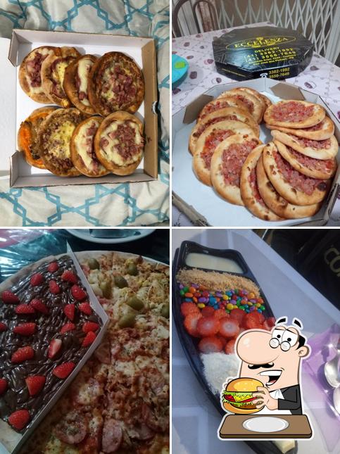 Peça um hambúrguer no Bahab’s Pizzaria e Esfiharia