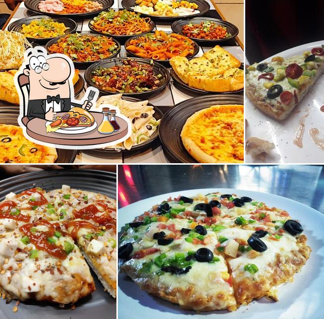 Pick pizza at Real Paprika