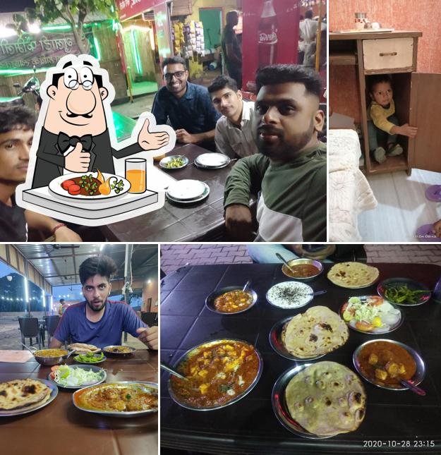 Food at Gulati Dhabha