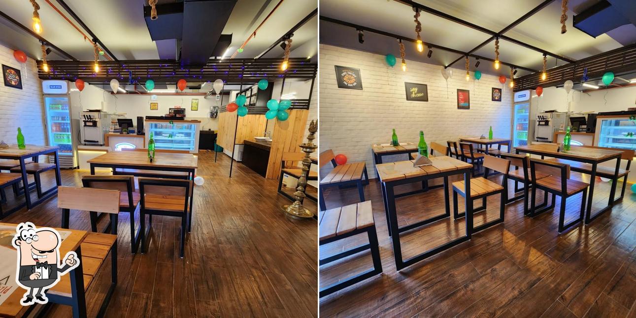 Check out how La Pizzeria 76 looks inside