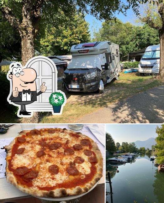 La foto della esterno e pizza di Pizzeria camping Sassabanek