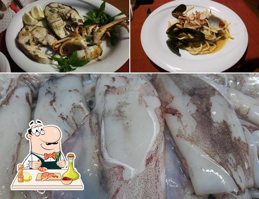 Ordina tra i molti pasti di mare disponibili a Ristopescheria La Pergola
