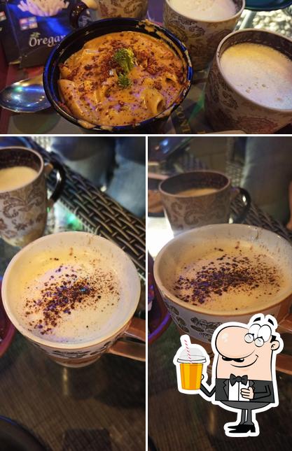 Enjoy a drink at Chai Sutta Bar Roorkee