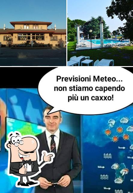 Piscina - Ristorante affittacamere Villa Serafini