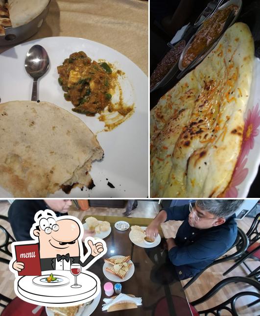 Naan at Ruk Zaraa Restaurant