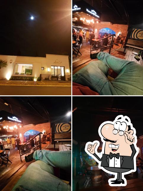 Veja imagens do interior do Goa Lounge