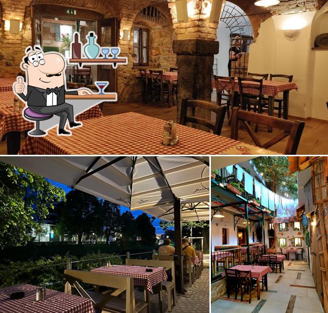 Questa è la foto che raffigura la interni e cibo di Baščaršija (Ljubljana Trubarjeva)