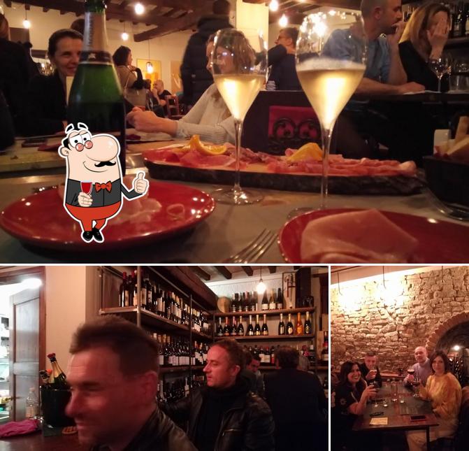 È gradevole godersi un bicchiere di vino a La Bella Vines