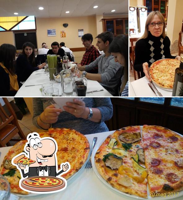 Scegli tra le molte varianti di pizza