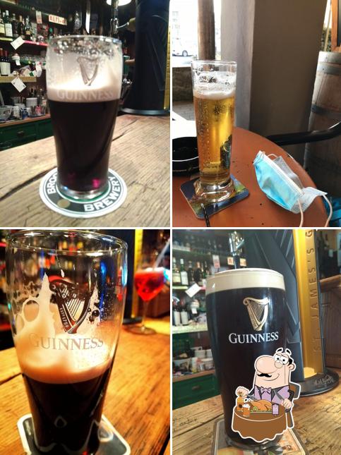 Irish Pub Club Alpino serve un'ampia varietà di birre