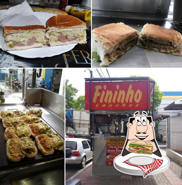 Escolha um sanduíche no Fininho Lanches