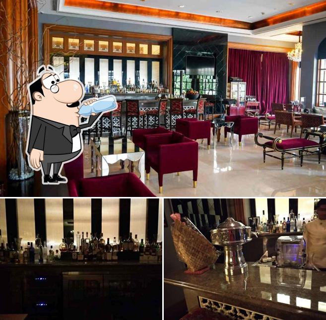 Seasons Bar and the Lounge is distinguished by drink and interior