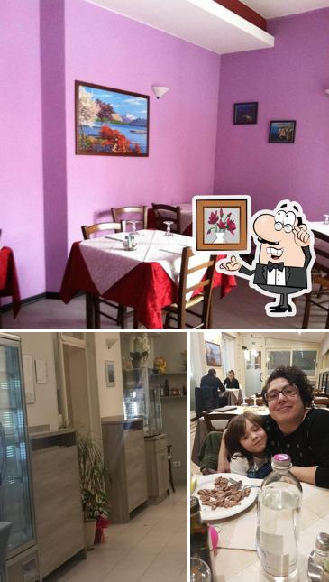 Dai un'occhiata agli interni di Pizzeria mediterraneo