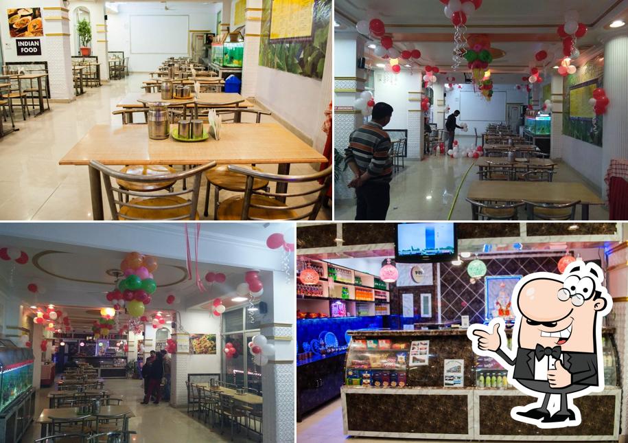 FOOD PLAZA