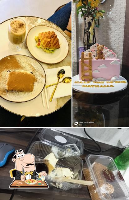 Food at COCOA DESSERT CAFE