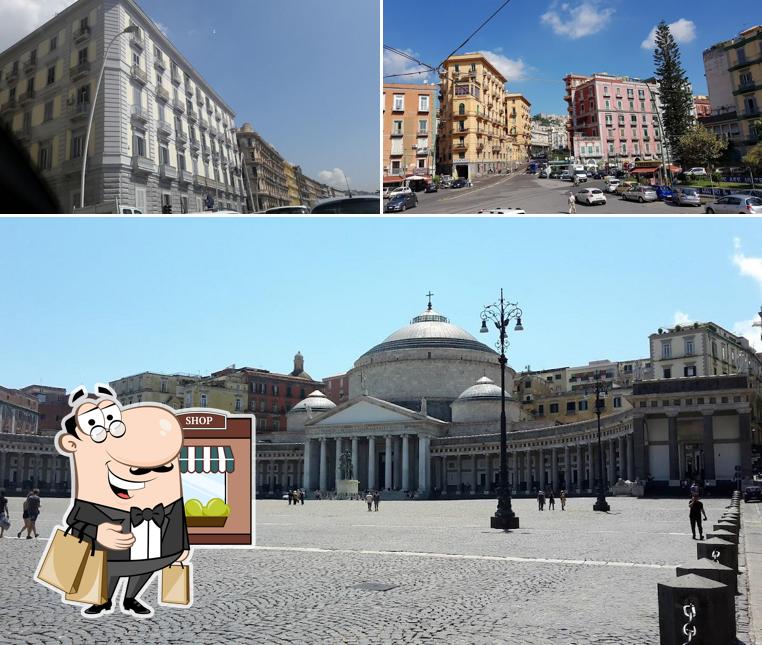 Goditi la vista dall'area esterna di Piazza Sannazaro