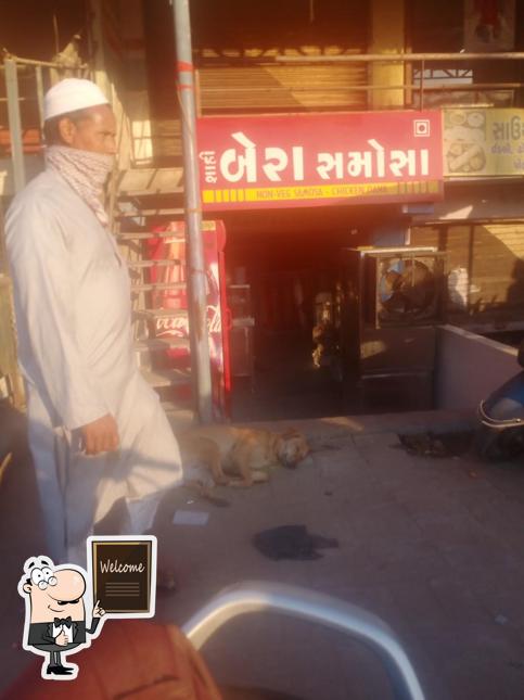 Look at this photo of Shahi Bera Samosa