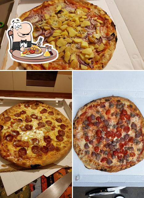 A Pizzeria al Trullo, puoi goderti una bella pizza