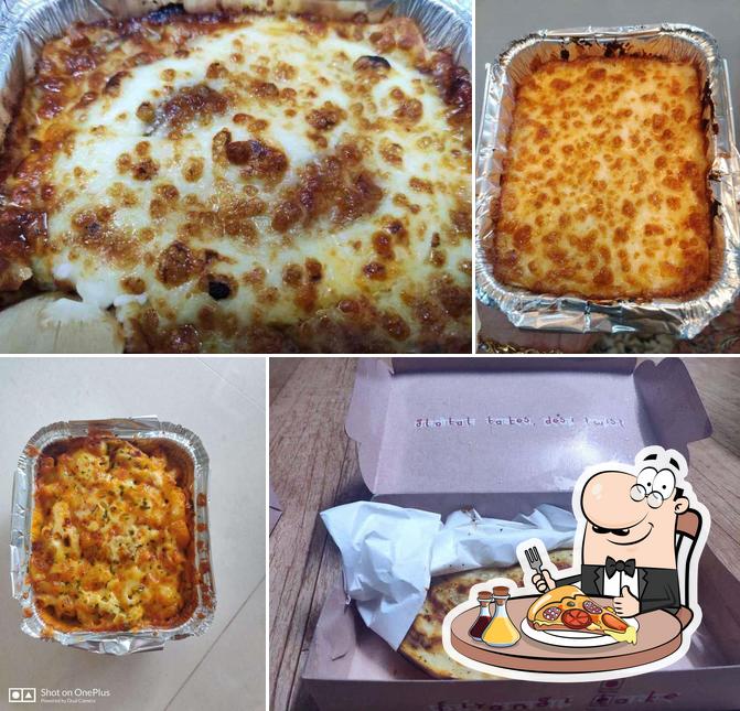 Try out pizza at Firangi Bake_Hingane FC Kitchen