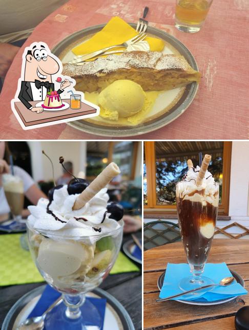 Caffe' Christl serve un'ampia selezione di dolci