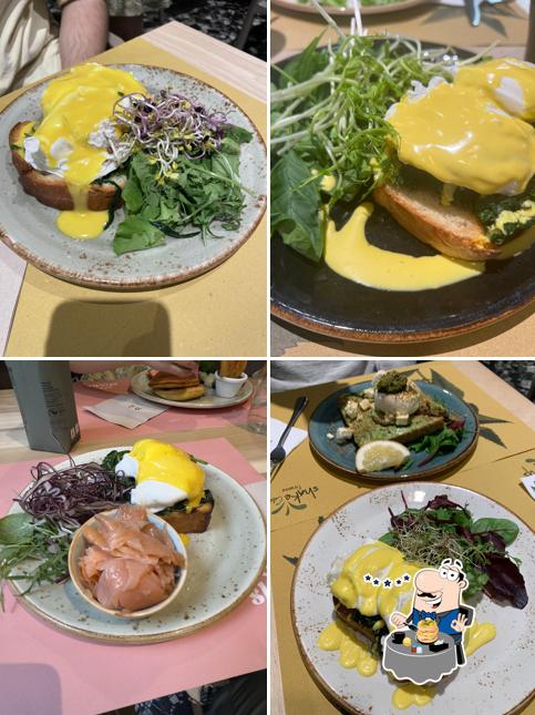 Uova alla benedict al Shake Café