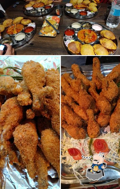 Food at Maruti restaurant wada kombada