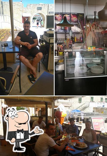 Gli interni di Lion Cream Bar