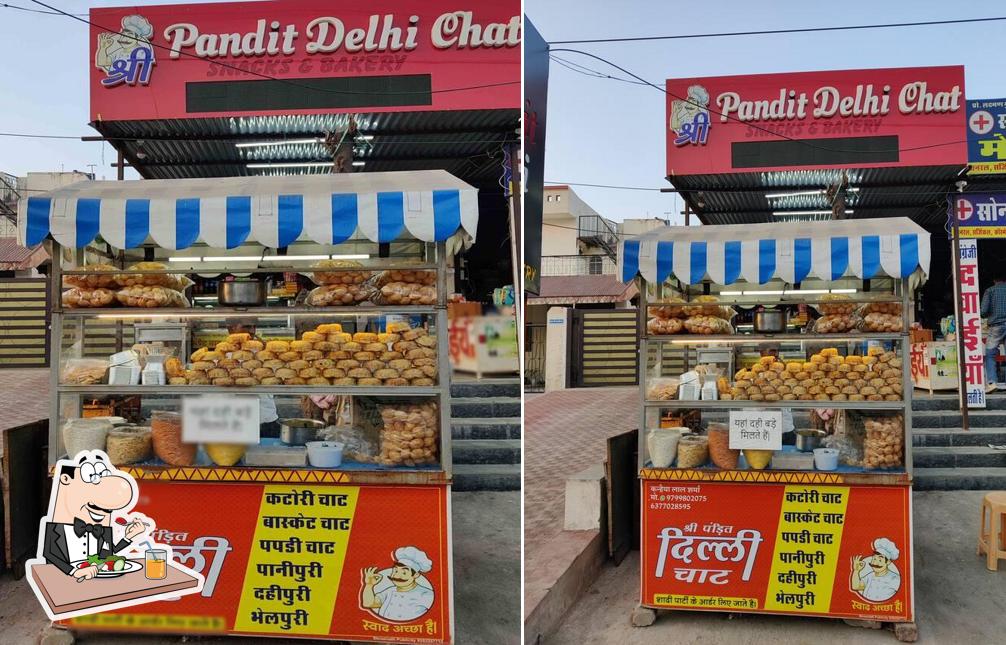 Food at Shree Pandit Dehli Chat