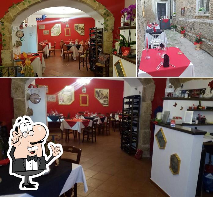 Dai un'occhiata agli interni di Alice Restaurant
