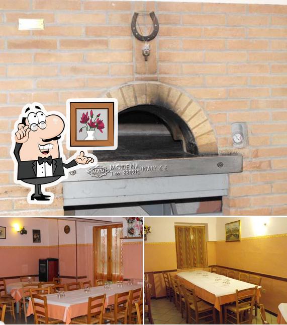 La interni e cibo del ristorante