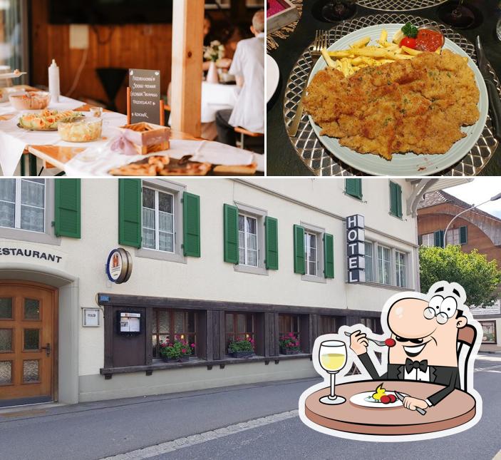 La cibo e esterno del ristorante